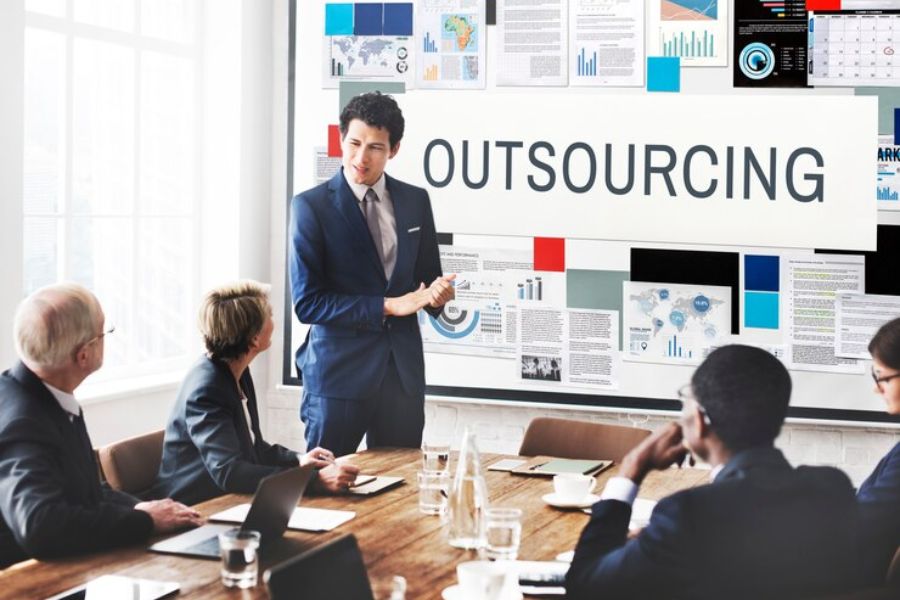 keuntungan jasa outsourcing